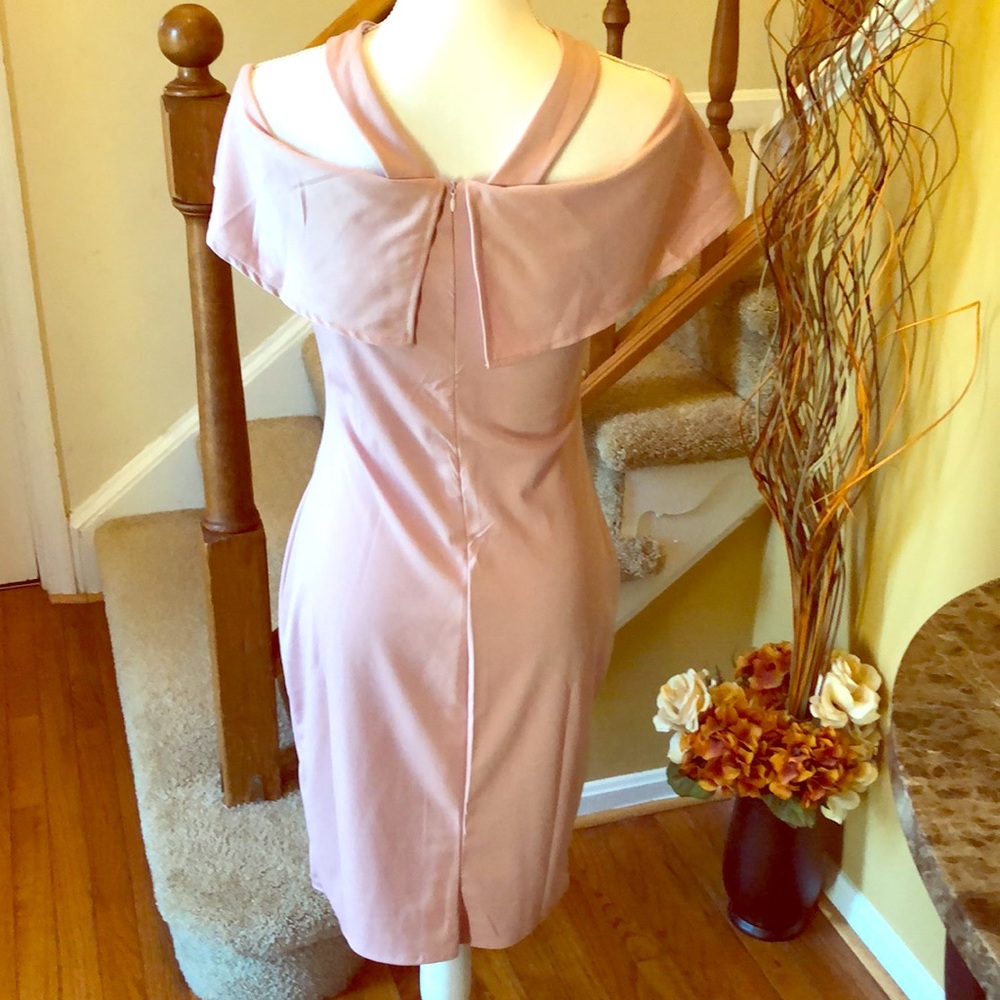 🌸 Cold-Shoulder Ruffle Halter Dress - Picture 5 of 7